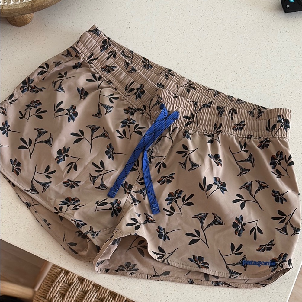 Patagonia Women's Tan Floral Shorts